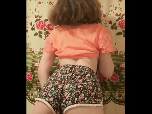 ❤️ מותק צעיר סקסי פושט את המכנסיים הקצרים במצלמה ️ סרטון פורנו בפורנו iw.risegame.top ❤