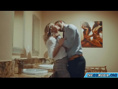 ❤️ כשבלונדינית חזה מפתה אותך בשירותים ציבוריים ️ סרטון פורנו בפורנו iw.risegame.top ❤